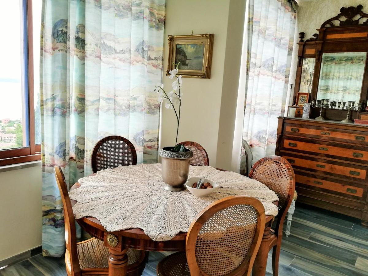 Sguardo Sul Lago Тревиняно Романо Екстериор снимка
