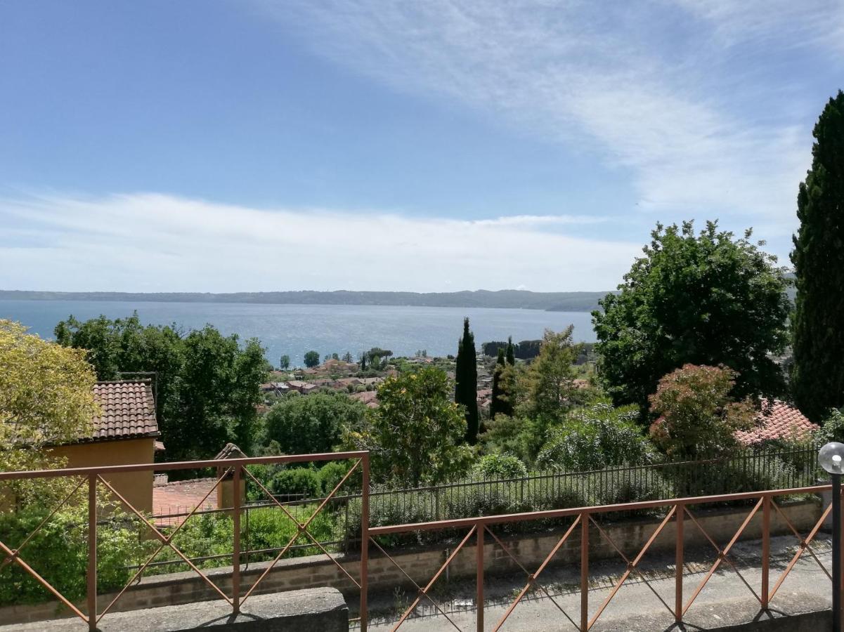 Sguardo Sul Lago Тревиняно Романо Екстериор снимка