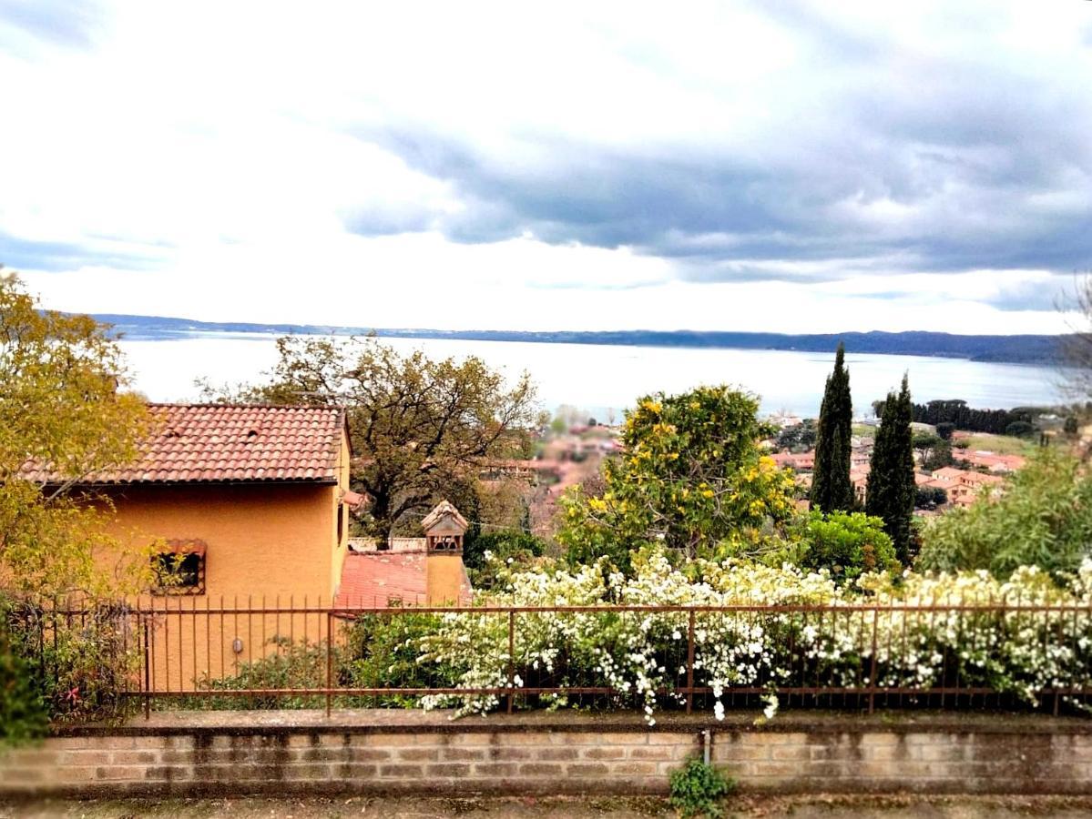 Sguardo Sul Lago Тревиняно Романо Екстериор снимка