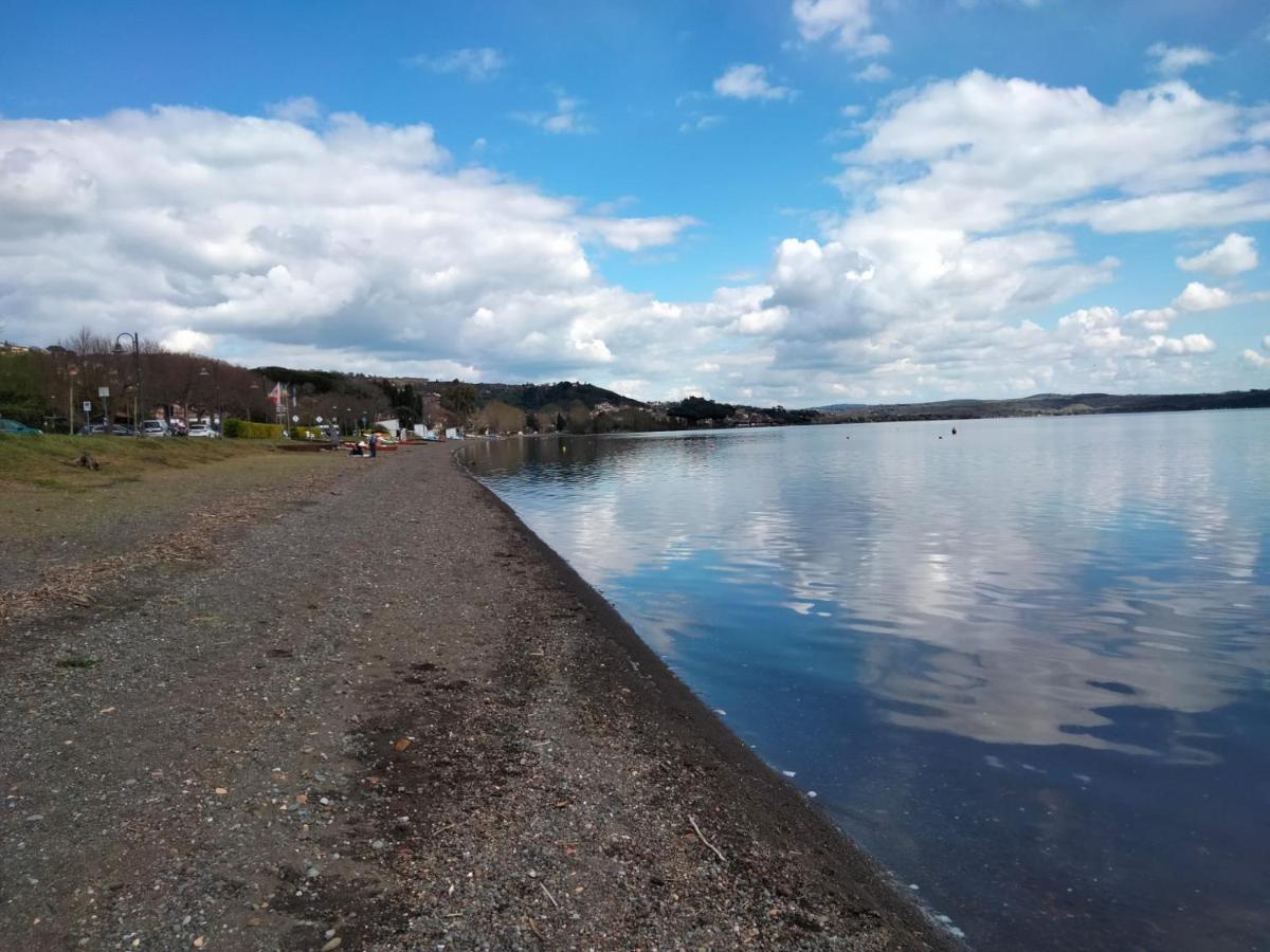 Sguardo Sul Lago Тревиняно Романо Екстериор снимка