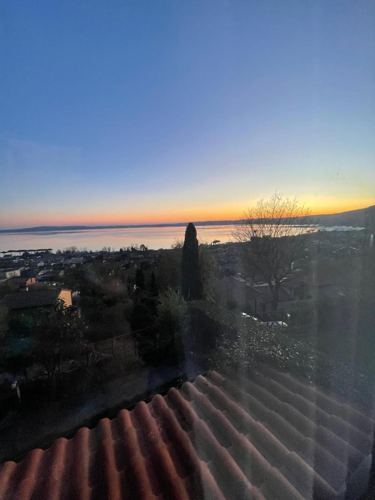 Sguardo Sul Lago Тревиняно Романо Екстериор снимка